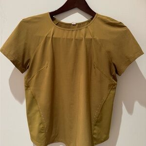 LULEMON Chic Olive Short Sleeve Top